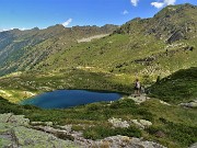 29 Dai pressi del Lago di Sopra (2095 m)  vista sul Lago Grande  (2030 m)